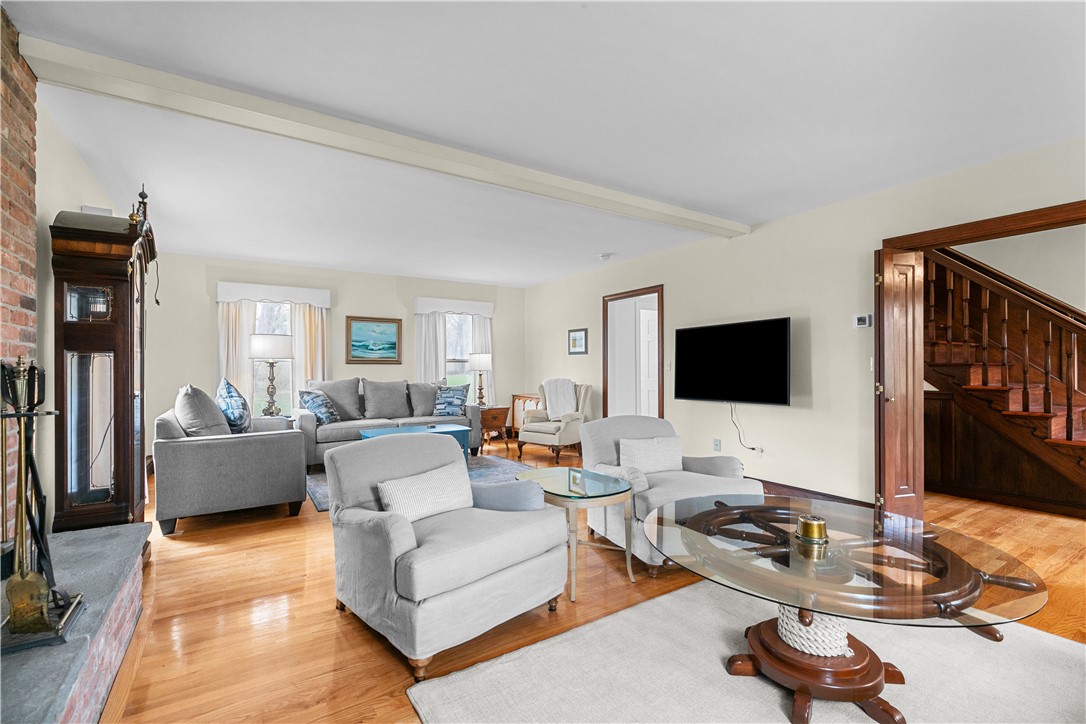 155 Taylor Road Portsmouth, RI 02871 - Photo 5 of 27