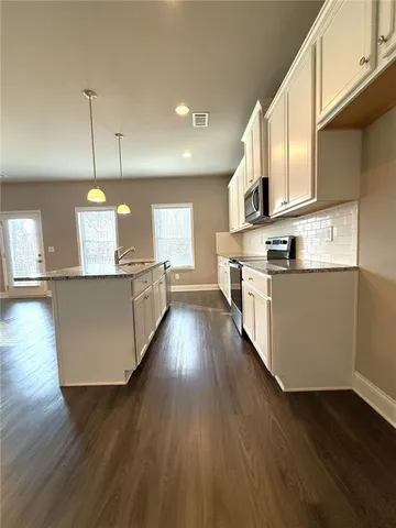 $2,100 | 827 Wellford Avenue, Jefferson, GA 30549