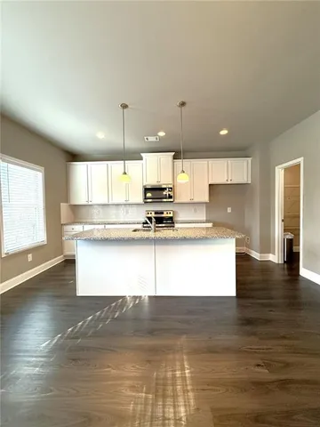 $2,100 | 827 Wellford Avenue, Jefferson, GA 30549