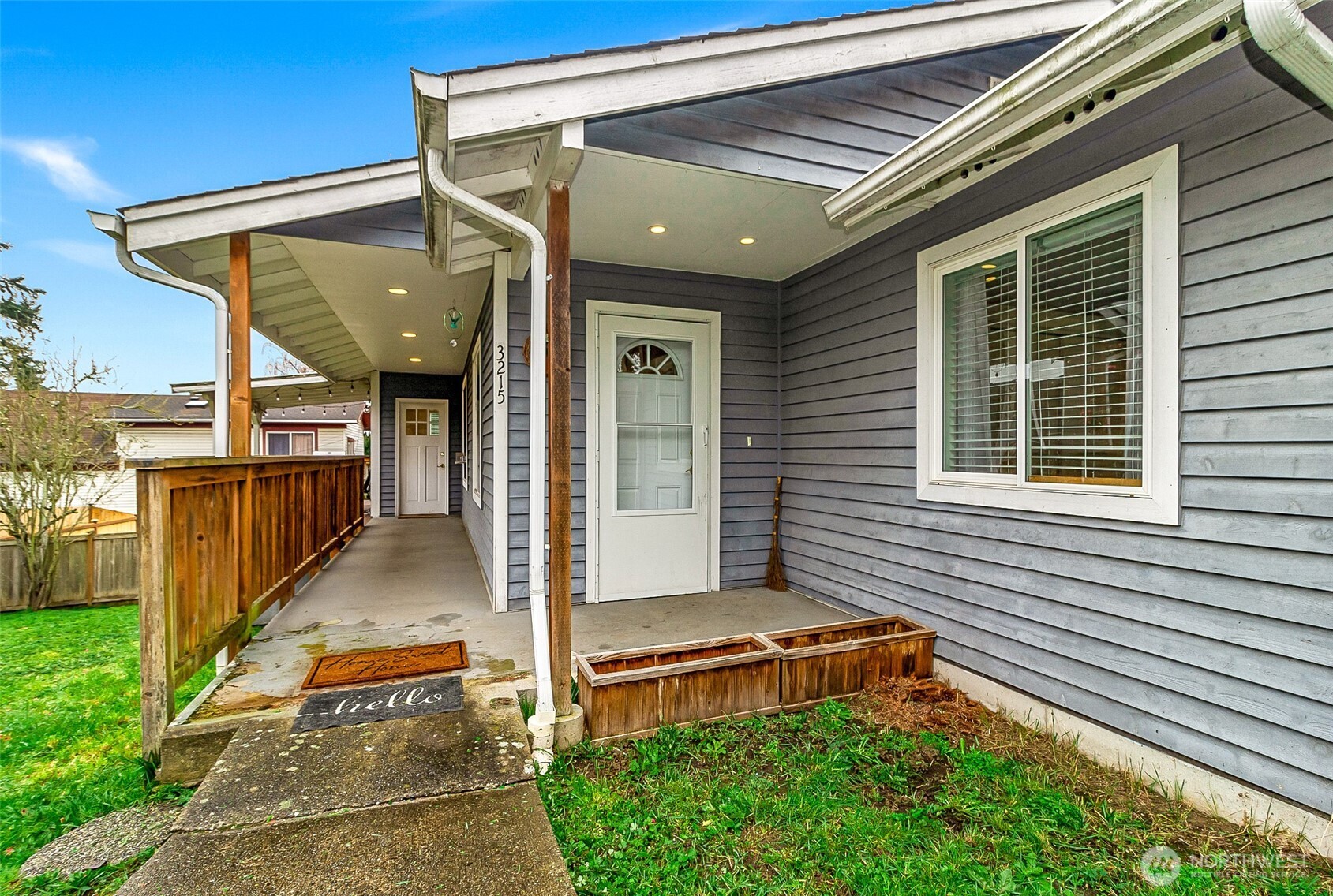 3215 19th Street Everett, WA 98201 - Photo 2 of 39