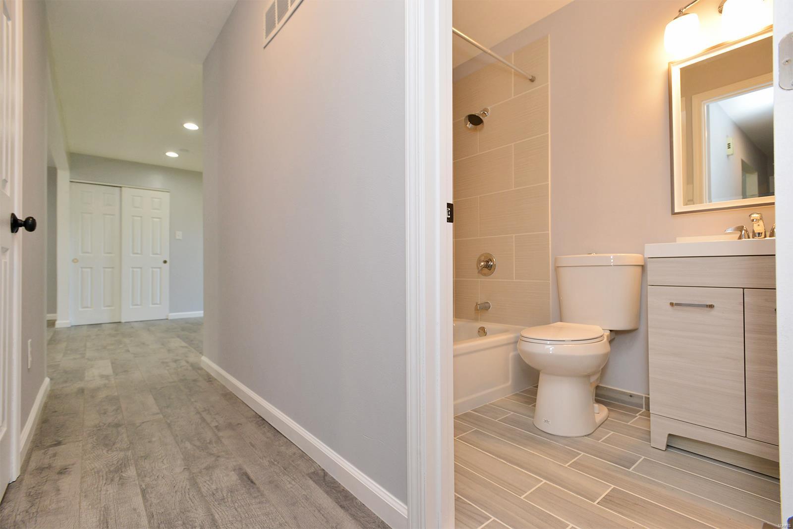 2385 England Town Road St. Louis, MO 63129 - Photo 17 of 44 Gallery Image 17