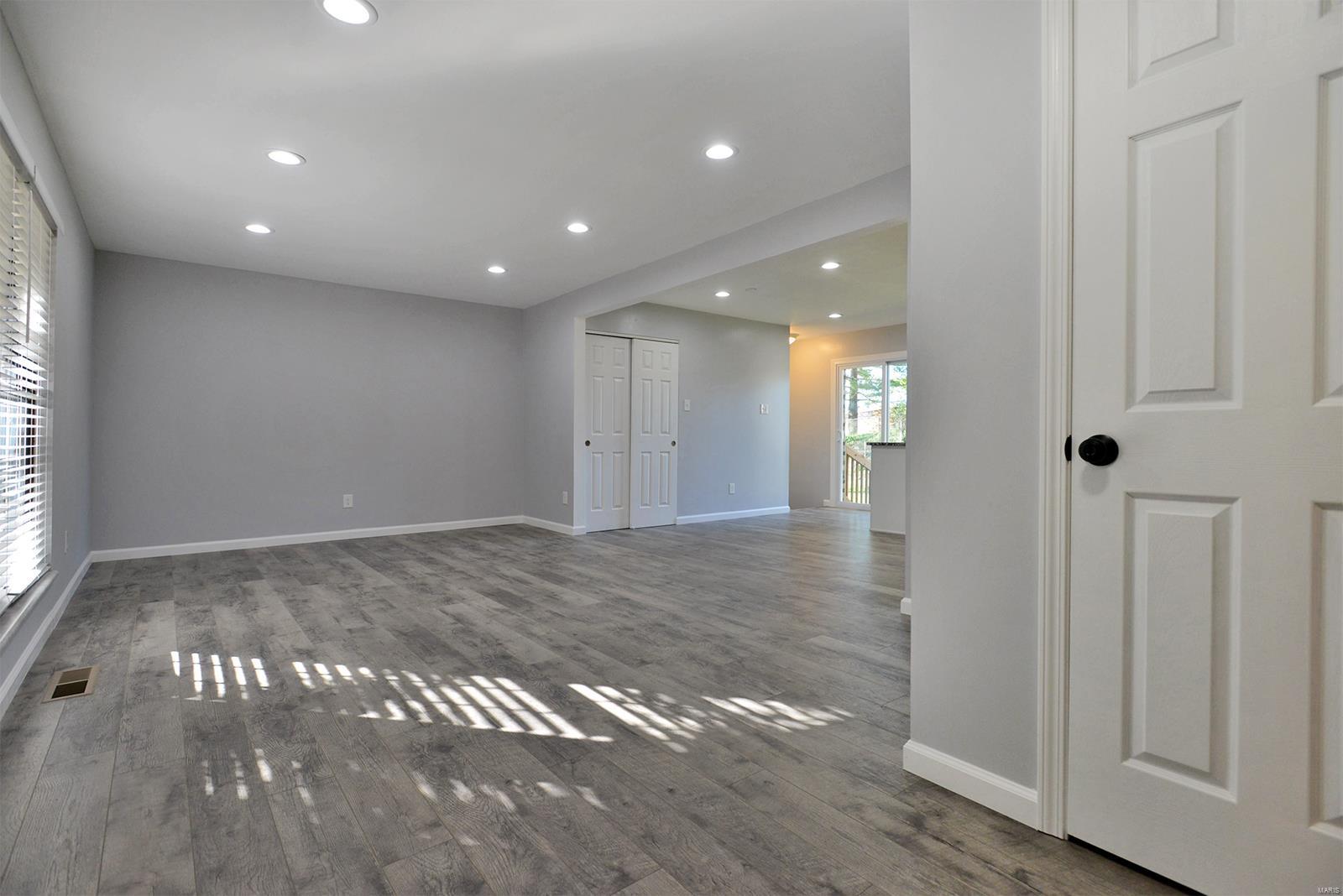 2385 England Town Road St. Louis, MO 63129 - Photo 3 of 44 Gallery Image 3