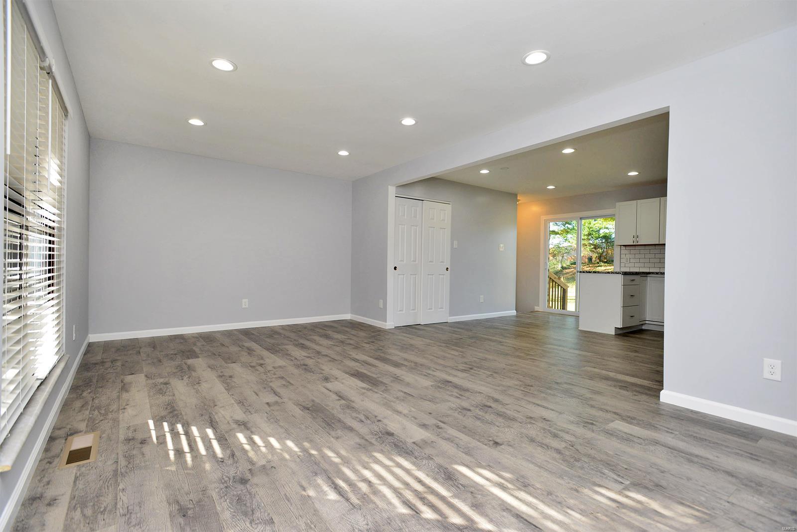2385 England Town Road St. Louis, MO 63129 - Photo 4 of 44 Gallery Image 4