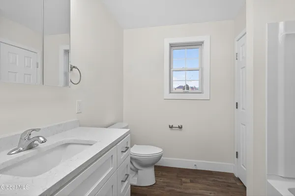 $2,000 | 6 Arrow Street, Unit 1, Colonie, NY 12304