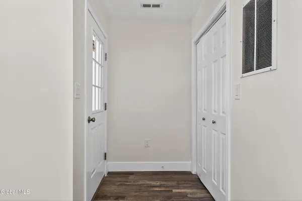 $2,000 | 6 Arrow Street, Unit 1, Colonie, NY 12304