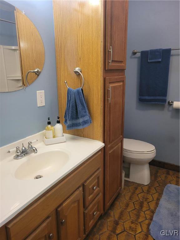 4563 Timberline Road Walnutport, PA 18088 - Photo 16 of 36 Main full bathroom with tub and make up area