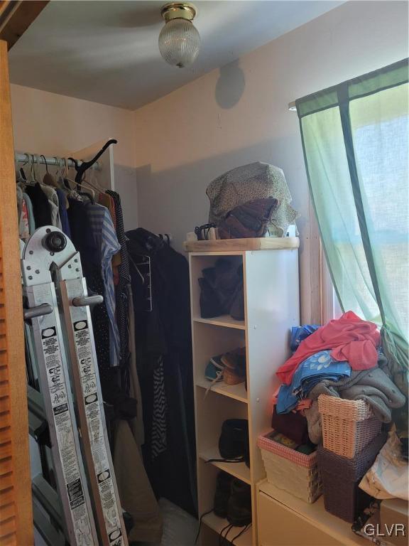 4563 Timberline Road Walnutport, PA 18088 - Photo 18 of 36 Walk in Master closet