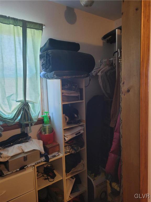 4563 Timberline Road Walnutport, PA 18088 - Photo 19 of 36 Other side of walk in closet