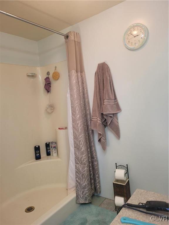 4563 Timberline Road Walnutport, PA 18088 - Photo 27 of 36 Master bathroom
