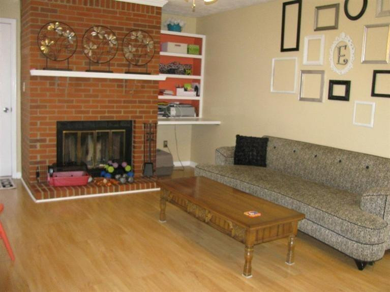 328 Stonegate Way Lexington, KY 40503 - Photo 16 of 44 Built in work station beside the firepla