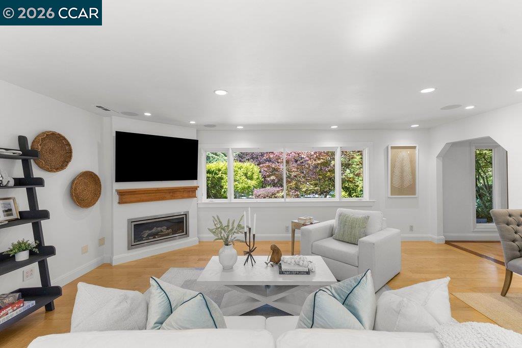189 Oak Road Alamo, CA 94507 - Photo 16 of 86