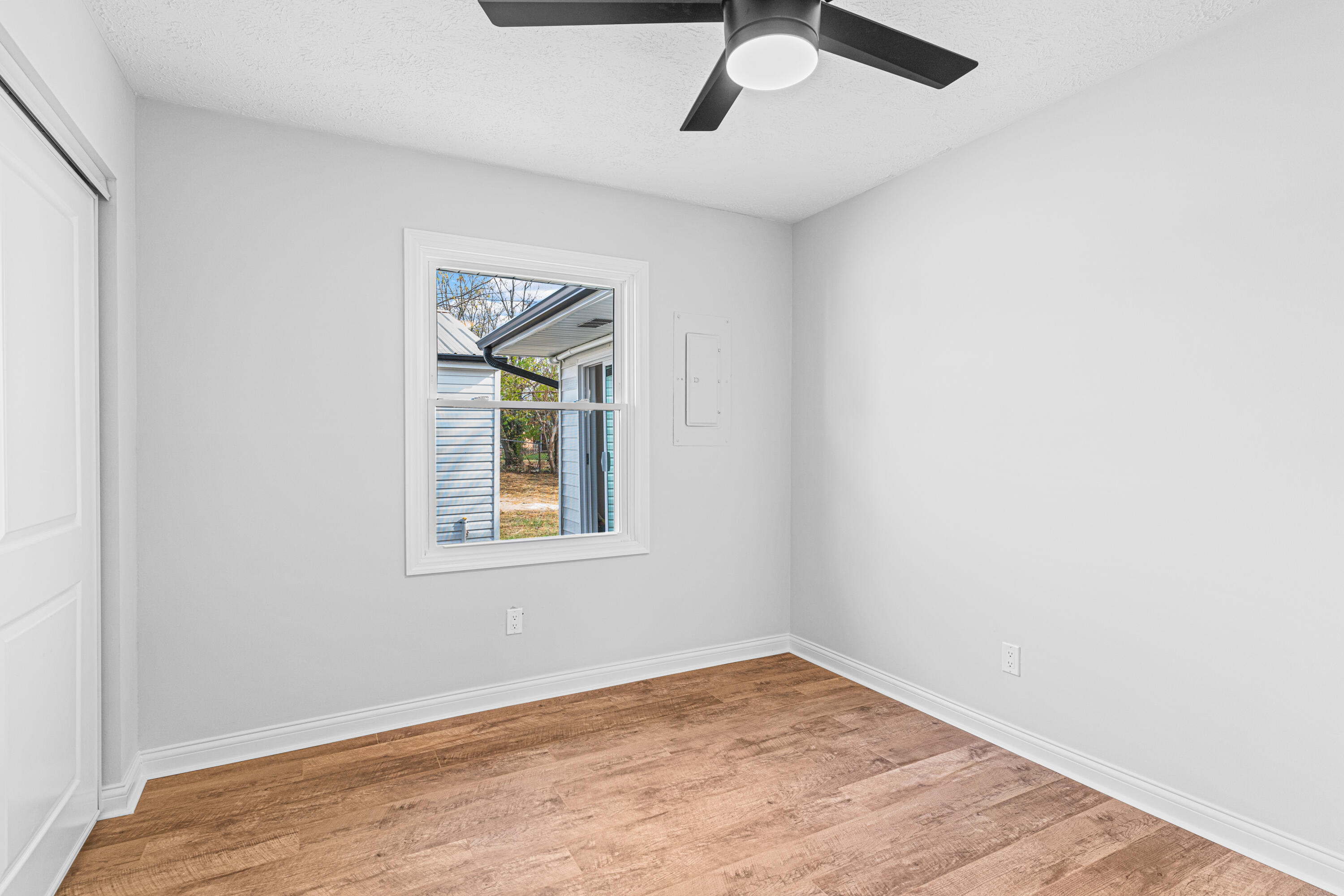 325 Dunroven Road Versailles, KY 40383 - Photo 20 of 47 15-14