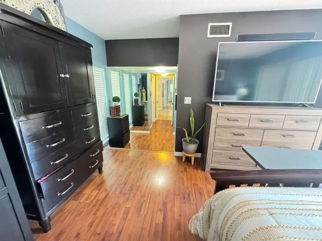 $3,000 | 8435 Northwest 6 Avenue, Gainesville, FL 32607