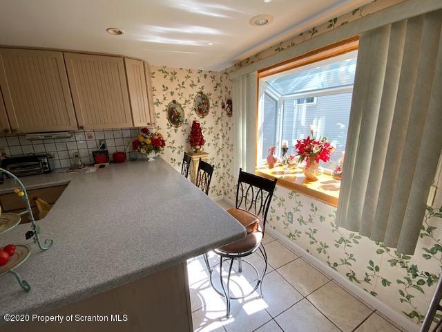 214 Knapp Road Clarks Summit, PA 18411 - Photo 8 of 36 Gallery Image 8