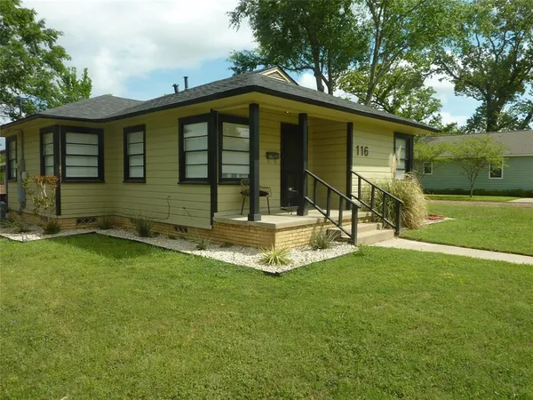 $199,900 | 116 West Cayuga Drive, Athens, TX 75751