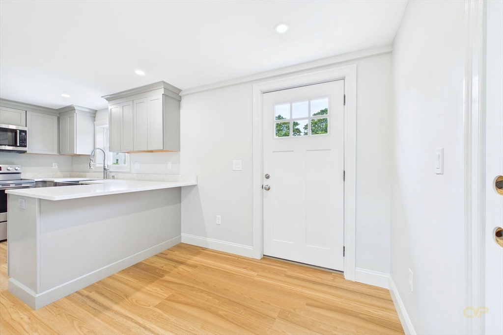 267 Bakerville Road Dartmouth, MA 02748 - Photo 9 of 29