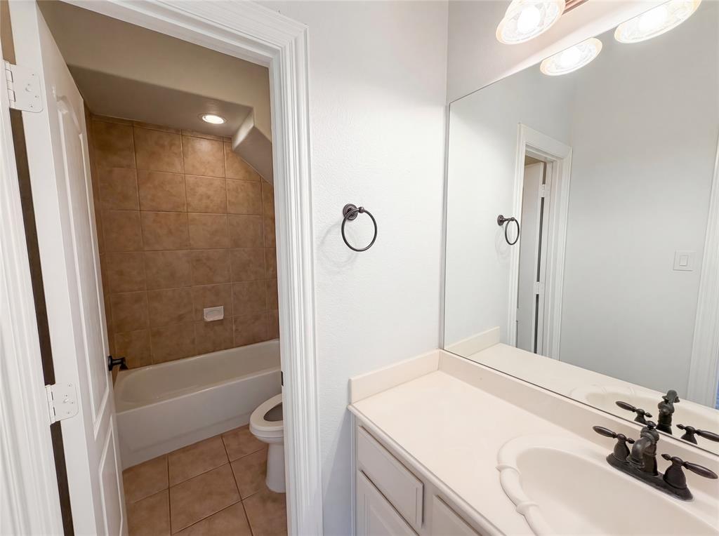 210 Billo Court Weatherford, TX 76087 - Photo 8 of 18