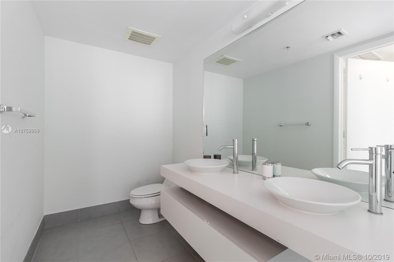 92 Southwest 3rd Street, Unit 2311 Miami, FL 33130 - Photo 14 of 22
