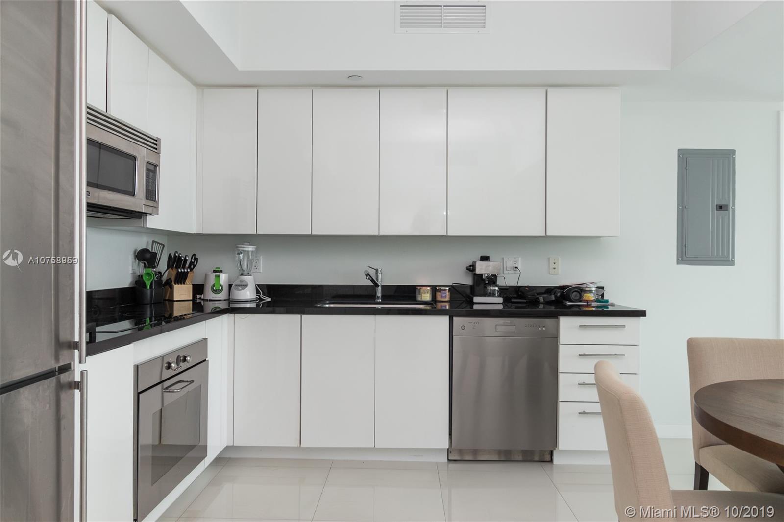 92 Southwest 3rd Street, Unit 2311 Miami, FL 33130 - Photo 8 of 22