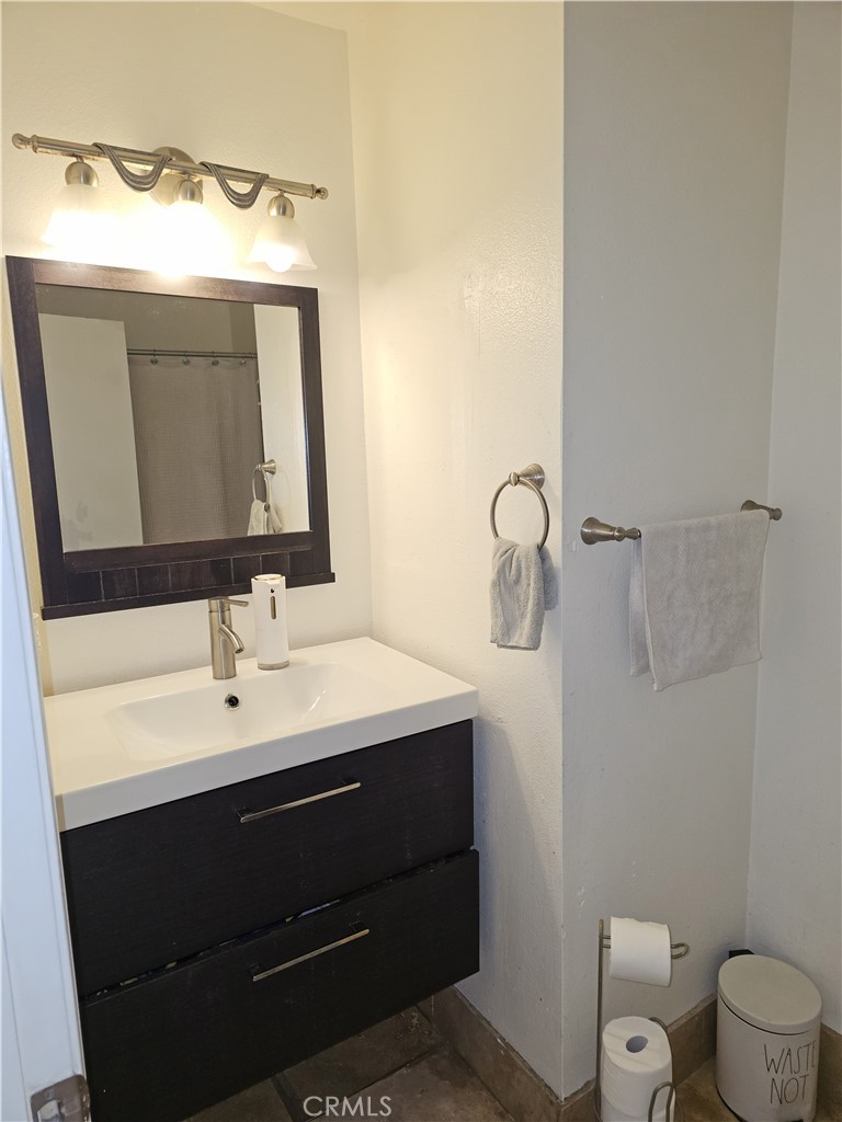 685 South Smoketree Avenue Rialto, CA 92316 - Photo 16 of 20
