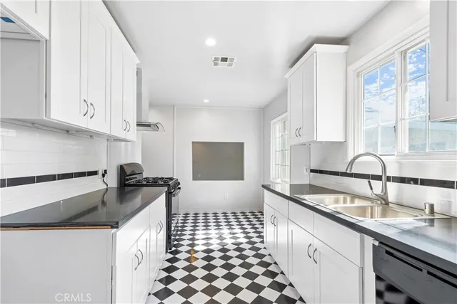 $3,850 | 7721 Oakdale Avenue, Winnetka, CA 91306