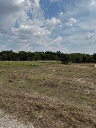 $73,000 | 22 Longview Creek Trail, Itasca, TX 76055