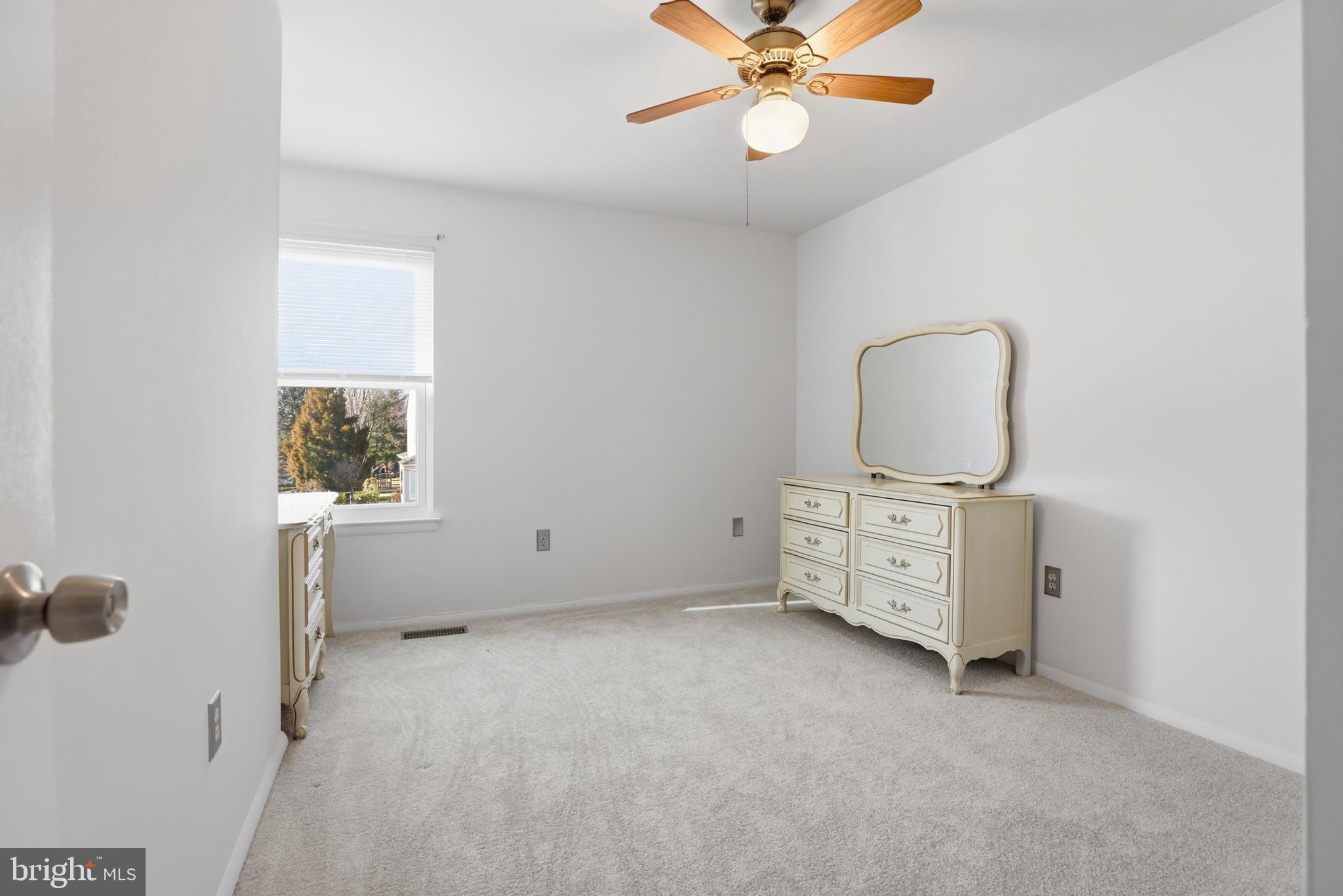 9709 Noble Ridge Terrace Gaithersburg, MD 20882 - Photo 33 of 64 Bedroom #3