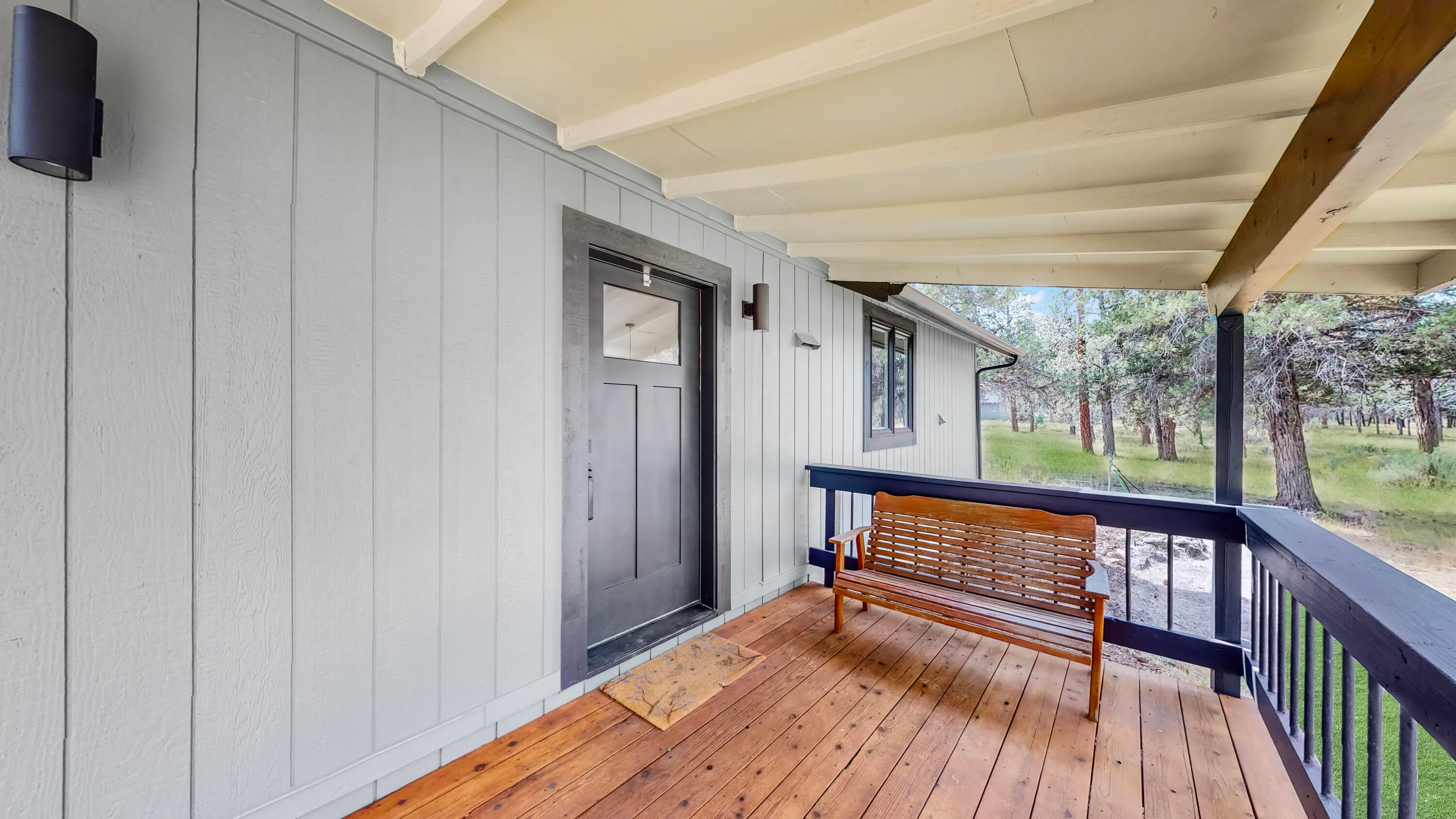 69370 Green Ridge Loop Sisters, OR 97759 - Photo 8 of 39 Front porch