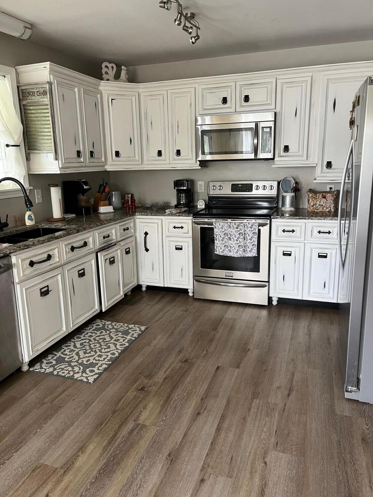 889 Opie Arnold Road Limestone, TN 37681 - Photo 23 of 48 kitchen