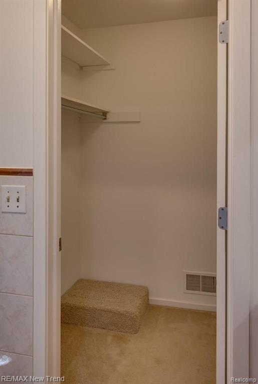 6335 Aspen Ridge Boulevard West Bloomfield, MI 48322 - Photo 12 of 15