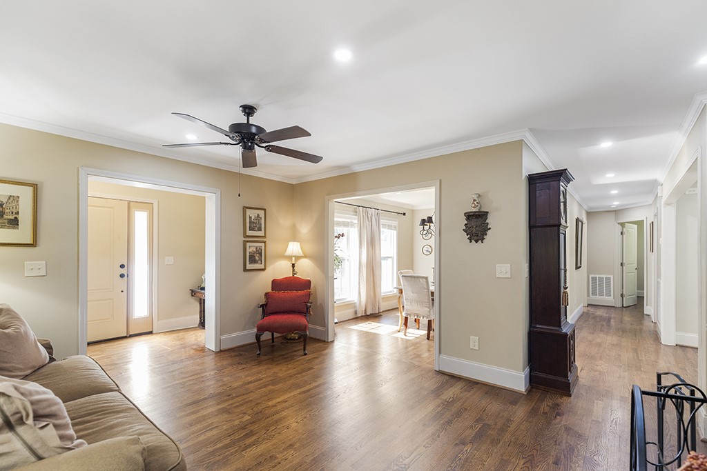 507 Rochester Highway Seneca, SC 29672 - Photo 6 of 35