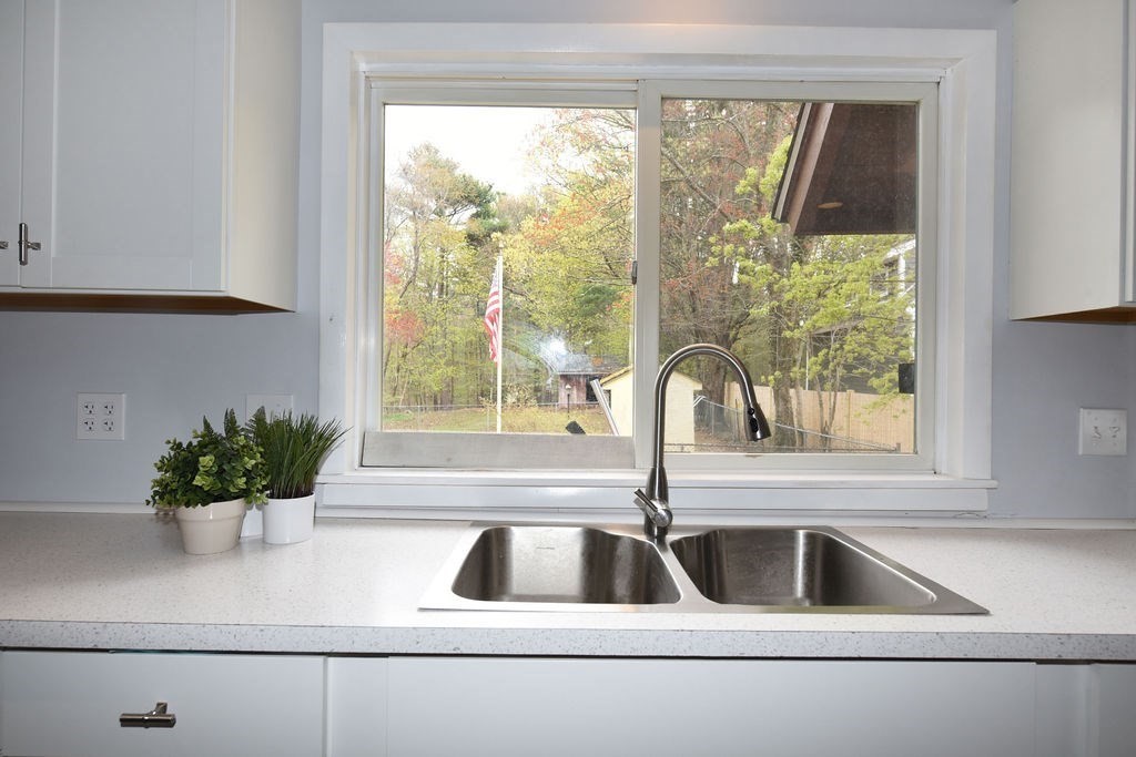 27 Clapp Road Hanover, MA 02339 - Photo 12 of 36 Gallery Image 12