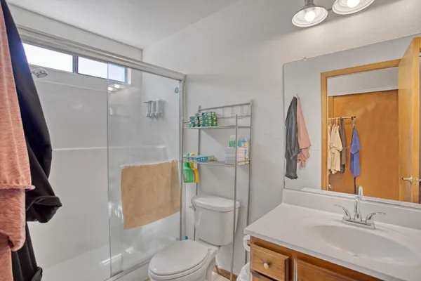 $385,000 | 1479 Atajo Court, Redding, CA 96003