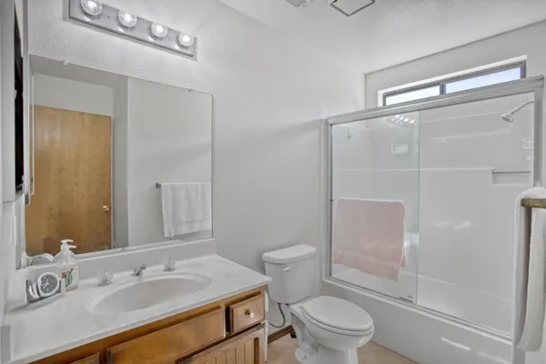 $385,000 | 1479 Atajo Court, Redding, CA 96003