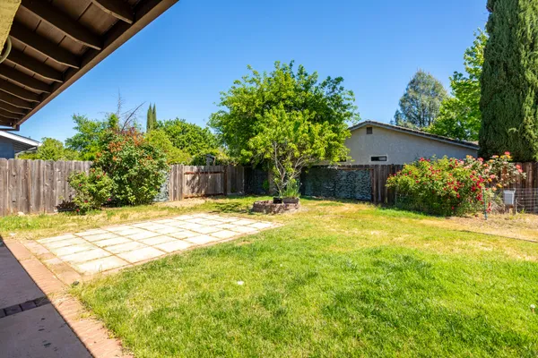 $385,000 | 1479 Atajo Court, Redding, CA 96003