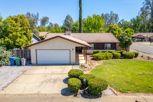 $385,000 | 1479 Atajo Court, Redding, CA 96003