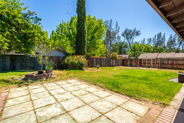 $385,000 | 1479 Atajo Court, Redding, CA 96003