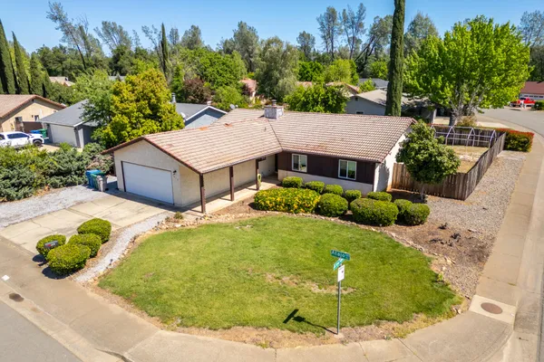 $385,000 | 1479 Atajo Court, Redding, CA 96003