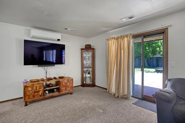 $385,000 | 1479 Atajo Court, Redding, CA 96003