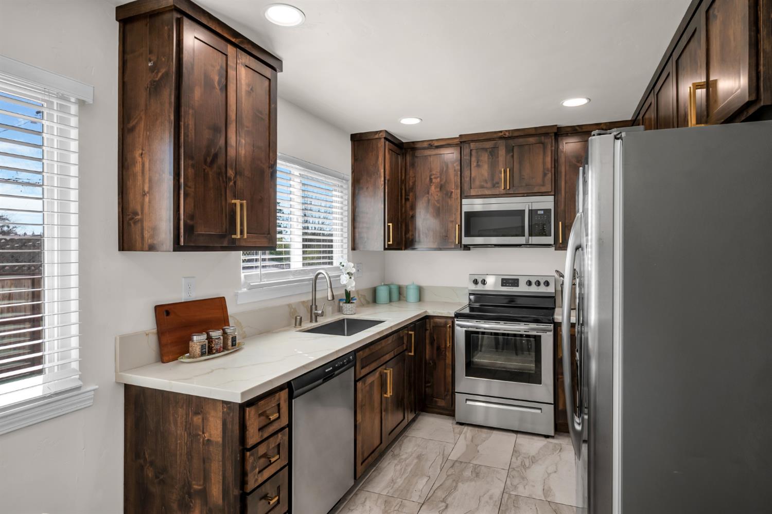 219 Needles Way Folsom, CA 95630 - Photo 16 of 39