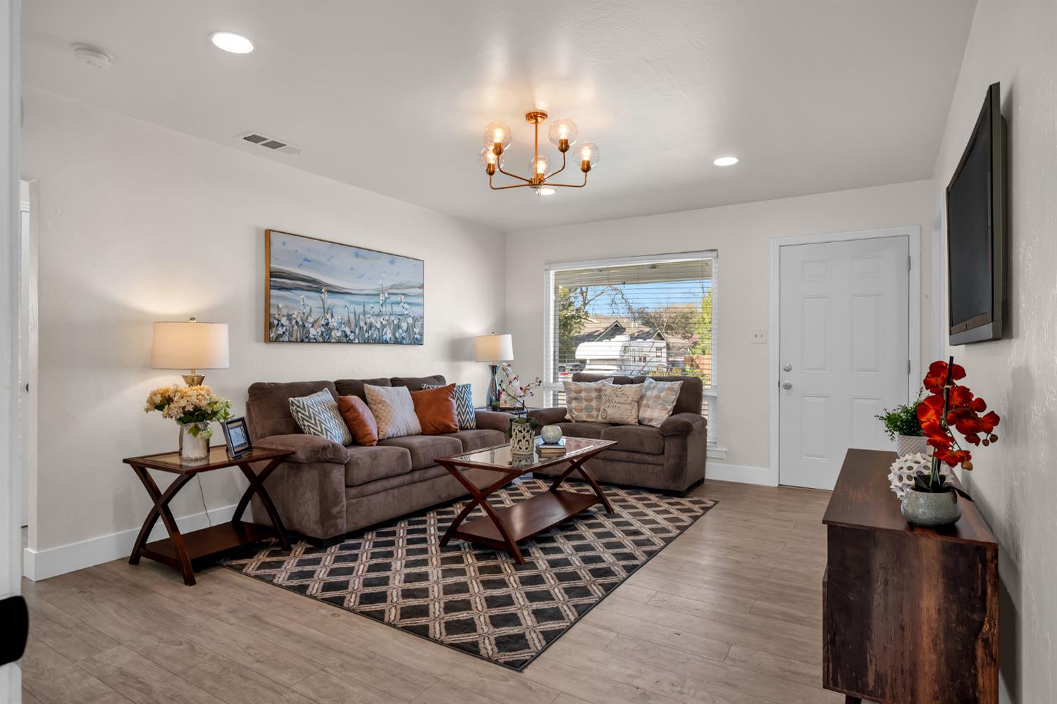 219 Needles Way Folsom, CA 95630 - Photo 5 of 39