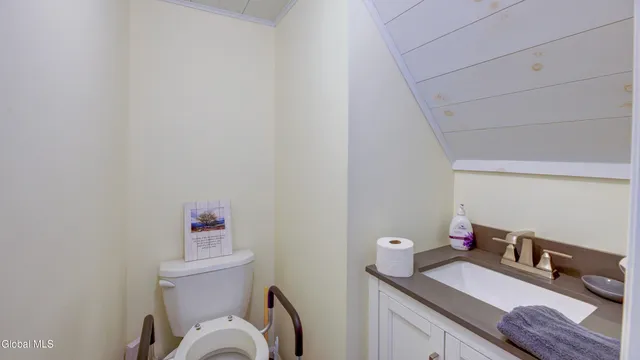 $175,000 | 454 County Highway 146, Gloversville, NY 12078