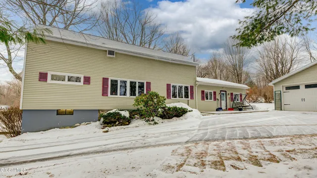 $175,000 | 454 County Highway 146, Gloversville, NY 12078