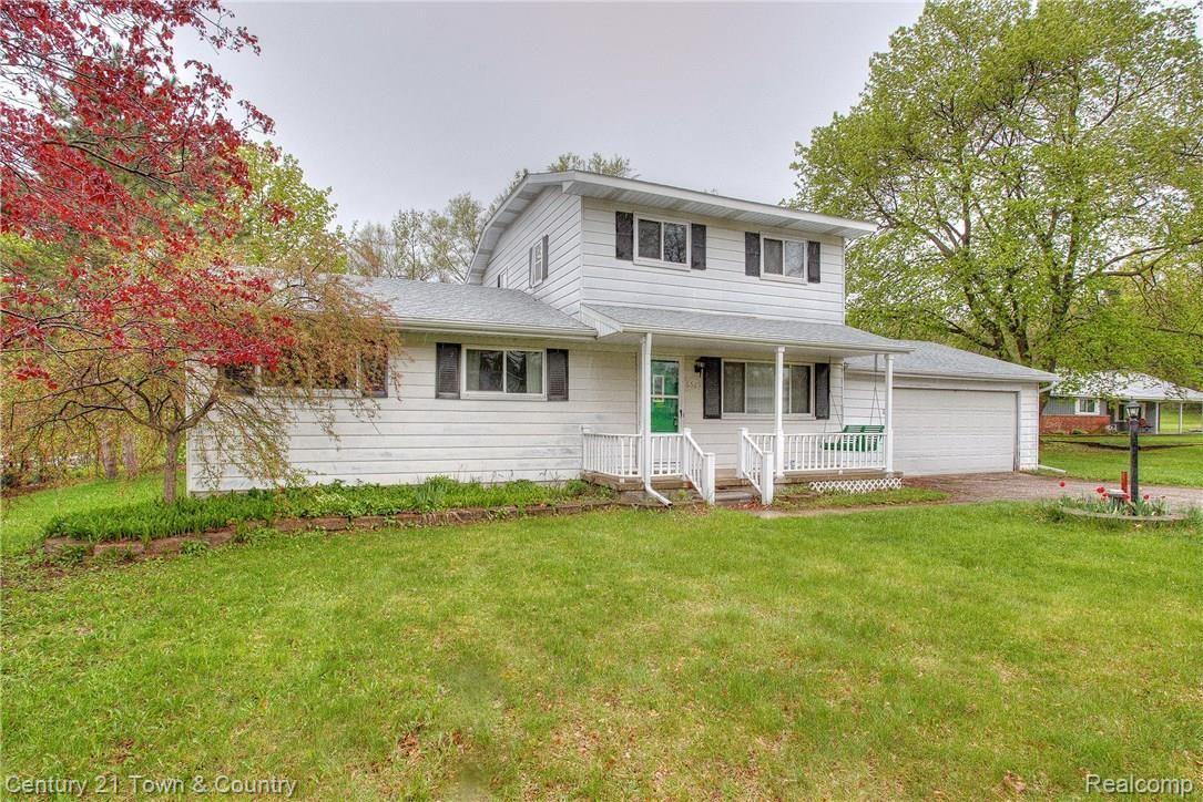6525 Walters Road Clarkston, MI 48346 - Photo 3 of 35 3.jpg