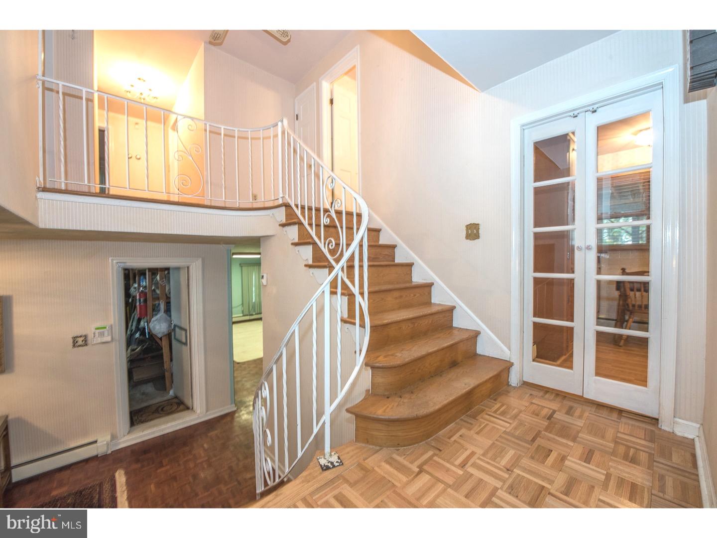 9 Waters Road Malvern, PA 19355 - Photo 4 of 24 Hallway