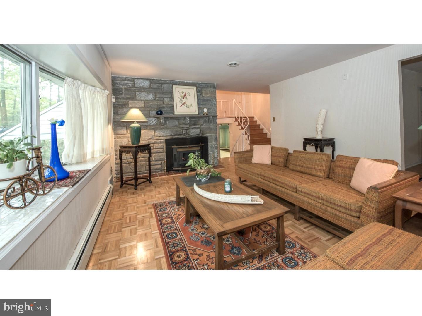9 Waters Road Malvern, PA 19355 - Photo 5 of 24 Living Room