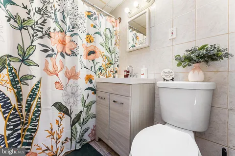 $350,000 | 7381 Valley Avenue, Philadelphia, PA 19128