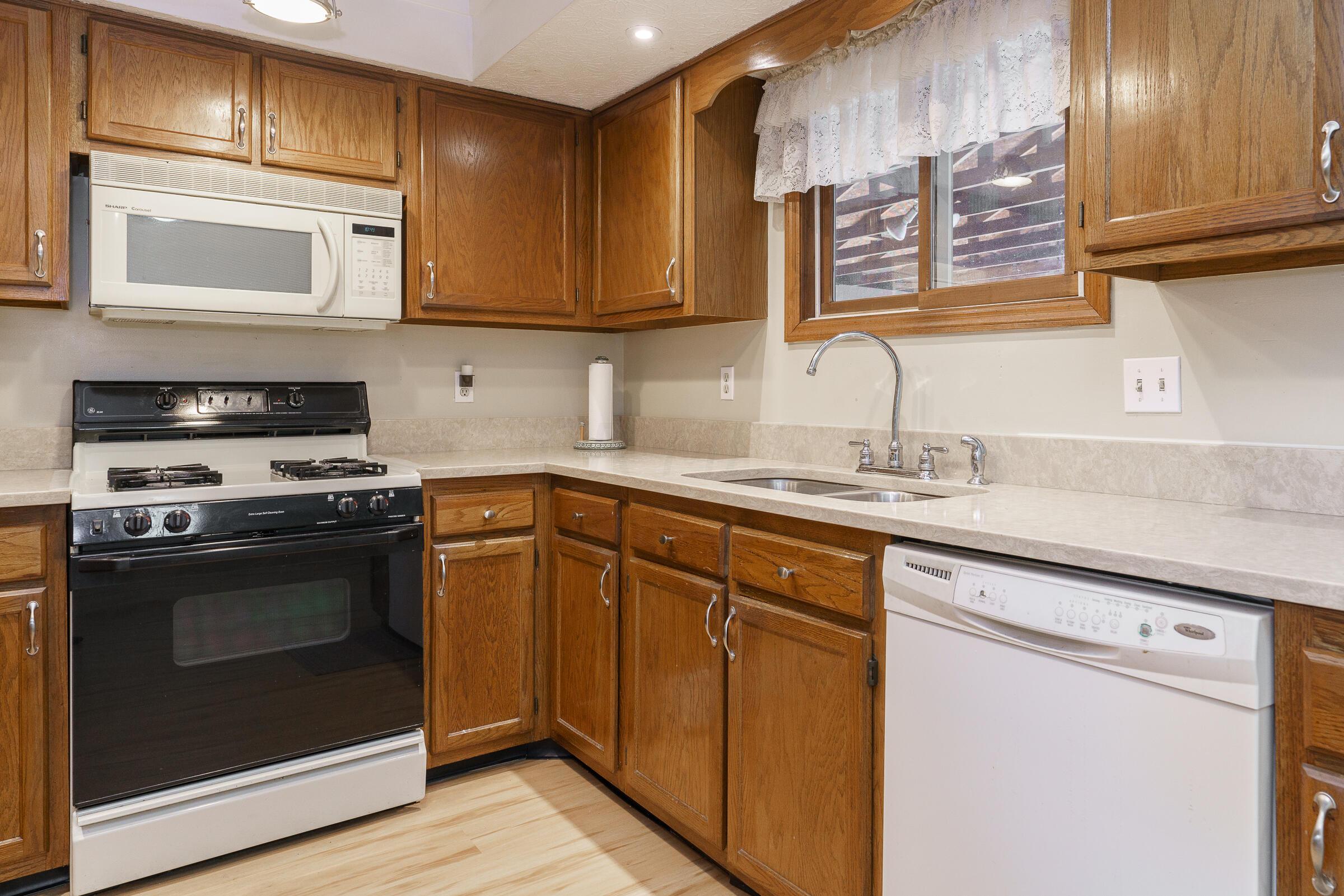 5277 Ruthton Road, Unit 22 Columbus, OH 43220 - Photo 12 of 33 5277 Ruthton Rd-16