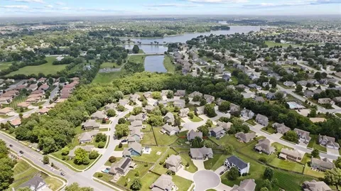 $549,900 | 1404 Southwest 41st Circle, Lee's Summit, MO 64082