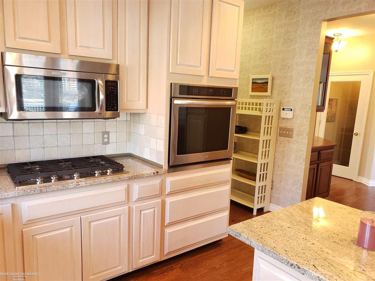 645 Appoline Court Rochester, MI 48307 - Photo 25 of 67 31369368-26.JPG